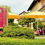 Appartementhaus Stoeckl Апартаменты *